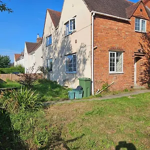 Guest house 87 Tennyson Road